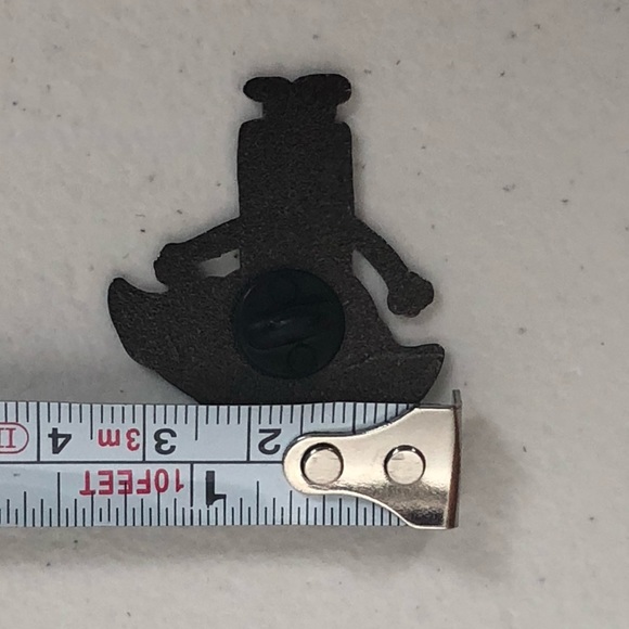 Dobby The House Elf Harry Potter Pin Lapel - Picture 8 of 8